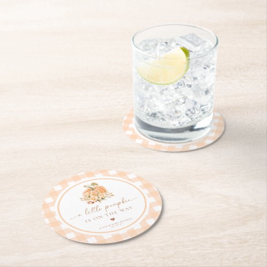 ピーチギンガム秋小さなカボチャが途中にある ラウンドペーパーコースター (インサイチュ)