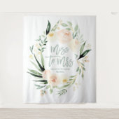 ピーチグリーンの花柄のブライズシャワー　ミスからミセスへ タペストリー (正面)