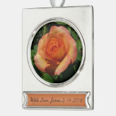 ピーチバラオレンジ花の写真 シルバープレートバナーオーナメント (左)