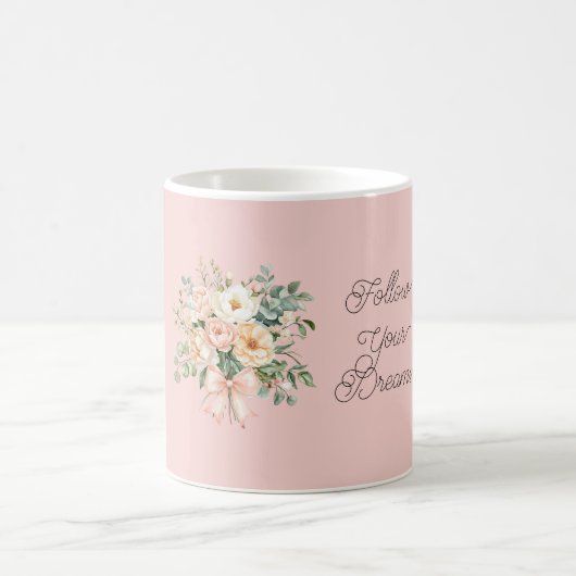 ピーチピンクの清楚な花柄リボン コーヒーマグカップ (中央)