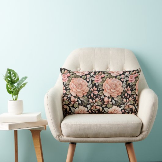 ピーチピンクの緑の黒い背景フローラ花 ランバークッション (椅子)
