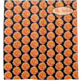 ピーチピンクイエローローズデザインオンブラックバックグラウンド シャワーカーテン (正面)