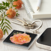ピーチピンクローズ切り出し写真付き黒背景 キーホルダー (正面右)