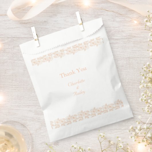 ピーチファズミニマルトレンディーフラワーパターン フェイバーバッグ (クリップ留めされた状態)