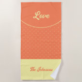 ピーチミッドセンチュリーイエローレトロドットサマーラブ ビーチタオル (正面)