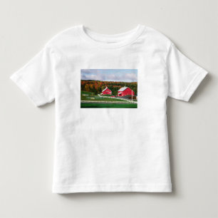 ピーチャム近くのバーモント州の農場。リリース トドラーTシャツ