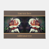 ピーチローズブドフラワークローズアップパーソナライズされた ドアマット (正面)