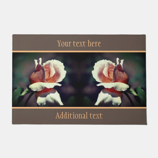 ピーチローズブドフラワークローズアップパーソナライズされた ドアマット (正面)