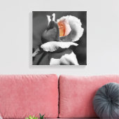 ピーチローズブドブラックアンドホワイトパーシャルカラー キャンバスプリント (インサイチュ (リビング))