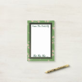 ピーチ付きグリーン ポストイット (デスク上)