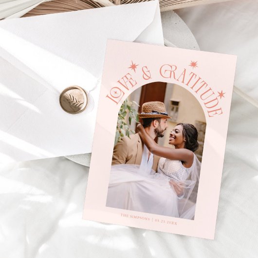 ピーチ色のミニマリスト結婚式の写真 Love & Gratitude サンキューカード