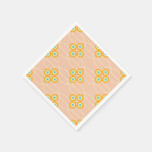 ピーチ色の背景に六角形の花柄 スタンダードカクテルナプキン (角)