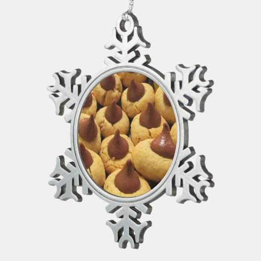 ピーナッツバターの黒人のクッキー スノーフレークピューターオーナメント (右)