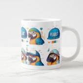 「ピーナッツ」は想像力鮮やかに富んだビジュアルを作り出す。 ジャンボコーヒーマグカップ (右)