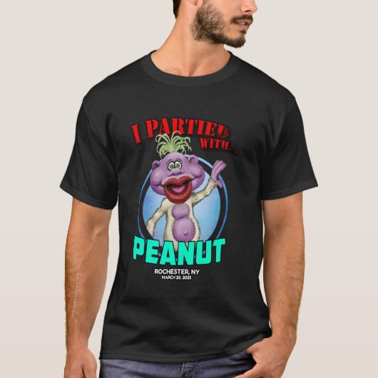 ピーナッツ ロチェスター、NY（2025年） Tシャツ (正面)
