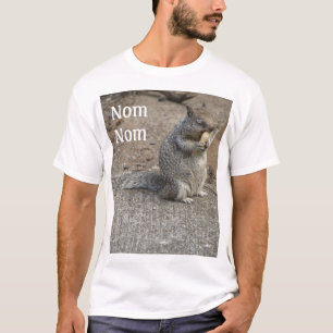 ピーナツNom Nomを持つリス Tシャツ