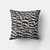 ピーヘンの羽 – 白黒デザイン枕 クッション (裏面)