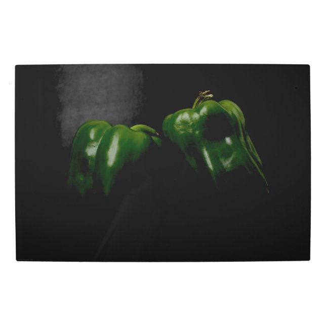 ピーマン2個30x20 (75x50cm)ワメナ メタルプリント (正面)