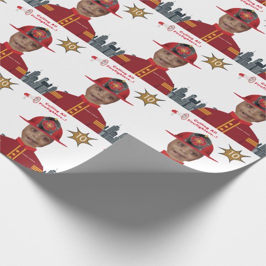 ファイアファイターボーイズ顔インホールフォト誕生日 ラッピングペーパー (角)