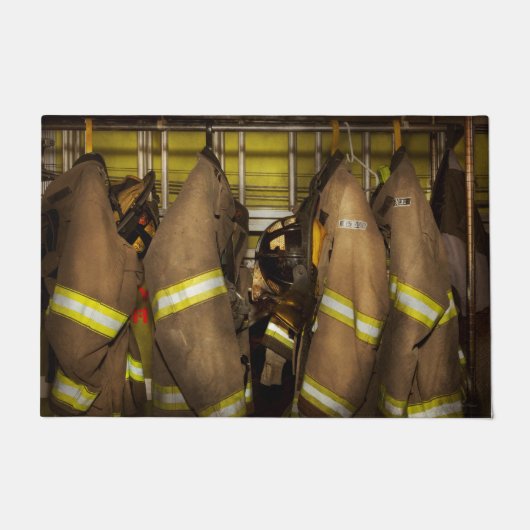 ファイアファイター – バンカーギア ドアマット (正面)