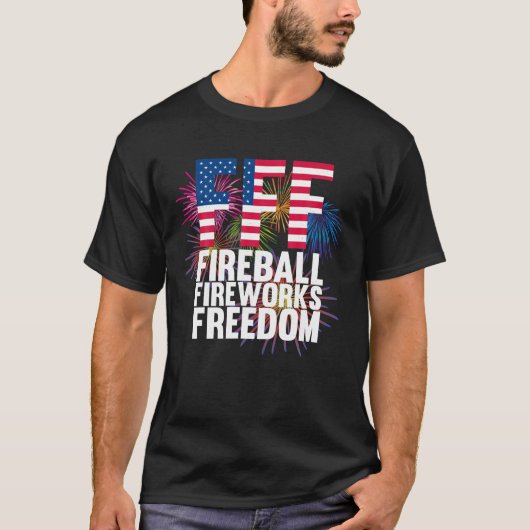 ファイアボール花火の自由7月4日アメリカ国旗 Tシャツ (正面)
