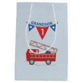 ファイアートラックの誕生日の孫 ミディアムペーパーバッグ (裏面)