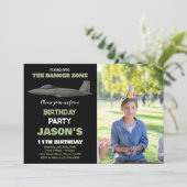 ファイタージェット誕生日招待状グリーンダークフォト 招待状 (スタンド正面)