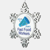 ファストフードワーカーのために大声で叫ぶ スノーフレークピューターオーナメント (右)