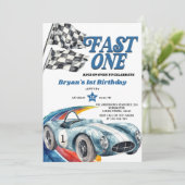 ファストワン ヴィンテージ ブルー レースカー 男の子 1歳 誕生日 招待状 (スタンド正面)