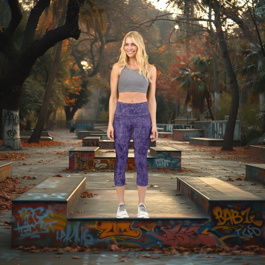 ファッショナブル紫デニムテクスチャ：文字&ロゴ カプリレギンス