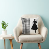 ファッションのシルエットとの黒くモダンな千鳥格子の クッション (椅子)