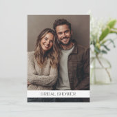 ファッションカップル写真モダンブライダルシャワー 招待状 (スタンド正面)