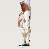 ファッション:スタイリッシュコンテンポラリーポートレート。 レギンス (左)