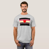 ファットプライドフラッグ Tシャツ (正面フル)