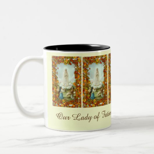ファティマの百年間の秋の秋の私達の女性 ツートーンマグカップ (左)