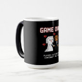 ファニー ゲーマー カップル ウェディング 'ゲームオーバー' レトロピクセル モーフィングマグカップ (正面左)