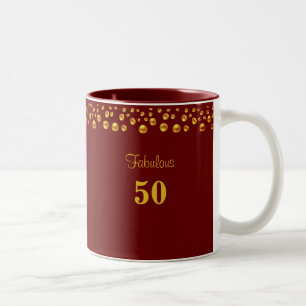 ファビュラスな50歳の誕生日と金色のコンフェティ(ワインレッド) ツートーンマグカップ