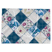 ファブリックスクラップの青いファッショナブルなパターン ラージペーパーバッグ (裏面)