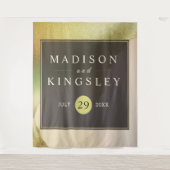 ファブ・シャルトルーズ 💚 ボールド＆スタイリッシュ・バジェット・ウェディング タペストリー (正面)