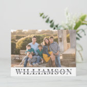 ファミモダンリーポートレートカスタムの姓クリスマス シーズンカード (スタンド正面)