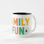 ファミリおもしろい。 ツートーンマグカップ (正面右)