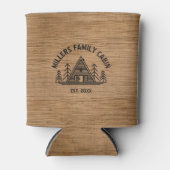 ファミリキャビン名素朴茶色の木のテクスチャ 缶クーラー (正面)