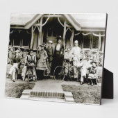 ファミリグループ、c.1900 （写真付き） フォトプラーク (側面)