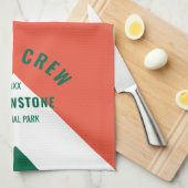 ファミリーキャパーソナライズされたビン名レッドグリーンレトロ キッチンタオル (四つ折り)