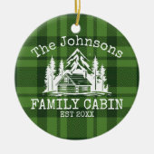 ファミリーキャビングリーンプレイドをテーマにした名パーソナライズされた前 セラミックオーナメント (正面)