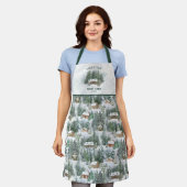 ファミリーキャビンパーソナライズされたウィンターパインフォレスト エプロン (着用した状態)