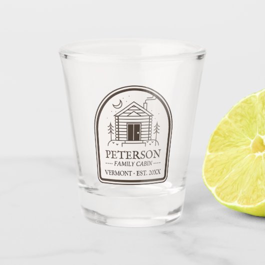 ファミリーキャビン素朴ウッドデコパーソナライズされたール ショットグラス (正面)