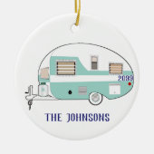 ファミリーキャンプRVトレーラーキャンパーラウンドクリスマス セラミックオーナメント (正面)