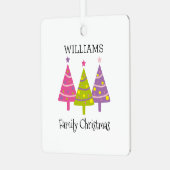 ファミリークリスマスピンクパーソナライズされたの木 メタルオーナメント (正面左)