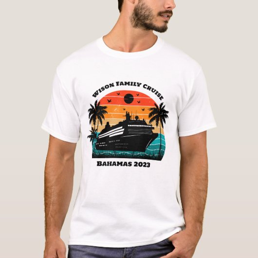 ファミリークルーズパーソナライズされた休暇の名前と年 Tシャツ (正面)
